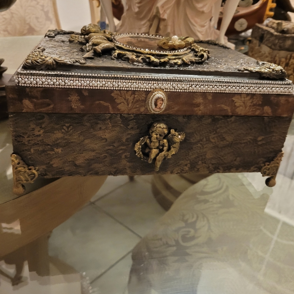 Custom Made Jewelry Box - Picture 2 of 9